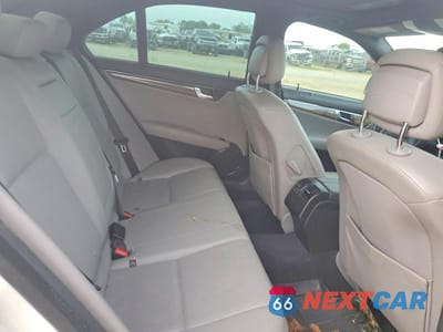Zdjęcie 10 z 13 samochodu: 2008 MERCEDES-BENZ C 350 VIN:WDDGF56X28F135896 - miniatura