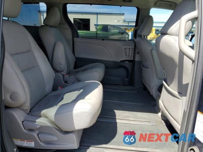 Zdjęcie 11 z 13 samochodu: 2016 TOYOTA SIENNA XLE PREMIUM 7-PASSENGER VIN:5TDDK3DC7GS137039 - miniatura