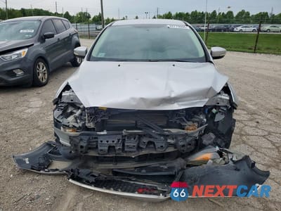 Piąte zdjęcie samochodu w środku: 2016 FORD FOCUS SE VIN:1FADP3K29GL321627 - miniatura