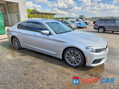 Czwarte zdjęcie samochodu z boku: 2019 BMW 530 I VIN:WBAJA5C56KBX86641 - miniatura
