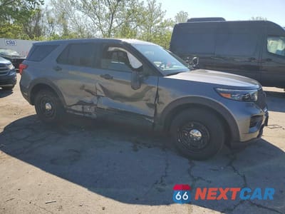 Czwarte zdjęcie samochodu z boku: 2022 FORD EXPLORER POLICE INTERCEPTOR VIN:1FM5K8AB2NGB53052 - miniatura