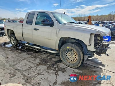 Czwarte zdjęcie samochodu z boku: 2009 CHEVROLET SILVERADO K1500 LT VIN:1GCEK29019Z171590 - miniatura