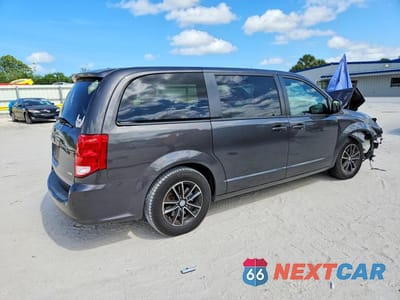 Trzecie zdjęcie samochodu z tyłu: 2019 DODGE GRAND CARAVAN SXT VIN:2C4RDGCG9KR553090 - miniatura