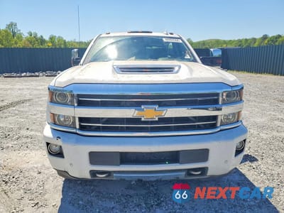 Piąte zdjęcie samochodu w środku: 2019 CHEVROLET SILVERADO K3500 HIGH COUNTRY VIN:1GC4KYEY8KF126910 - miniatura