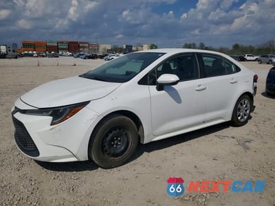 2021 TOYOTA COROLLA LE 5YFEPMAE9MP256703 - główne zdjęcie licytacji z USA - miniatura