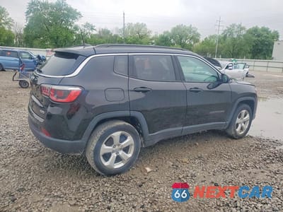 Trzecie zdjęcie samochodu z tyłu: 2017 JEEP COMPASS LATITUDE VIN:3C4NJDBB4HT660789 - miniatura