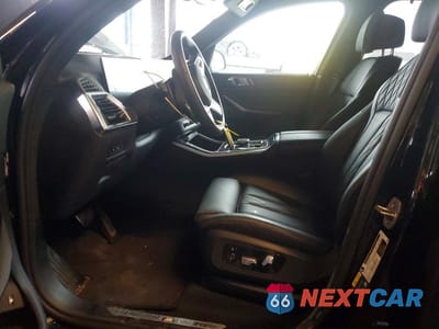 Zdjęcie 7 z 14 samochodu: 2026 BMW X5 XDRIVE50E VIN:5UX43EU09T9154253 - miniatura