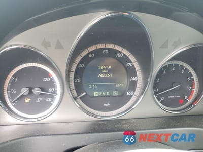 Zdjęcie 9 z 12 samochodu: 2009 MERCEDES-BENZ C 300 VIN:WDDGF54X19F208793 - miniatura
