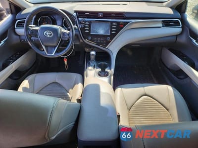 Zdjęcie 8 z 12 samochodu: 2018 TOYOTA CAMRY SE VIN:4T1B11HK1JU082151 - miniatura