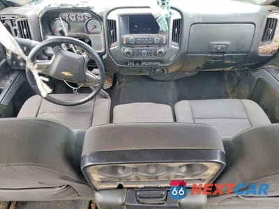 Zdjęcie 8 z 12 samochodu: 2018 CHEVROLET SILVERADO K1500 LT VIN:3GCUKREC2JG474354 - miniatura