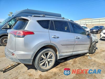 Trzecie zdjęcie samochodu z tyłu: 2017 TOYOTA RAV4 XLE VIN:2T3RFREV2HW610598 - miniatura