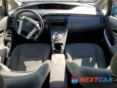 Zdjęcie 8 z 12 samochodu: 2010 TOYOTA PRIUS II VIN:JTDKN3DU2A5205770 - miniatura