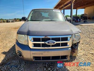 Piąte zdjęcie samochodu w środku: 2011 FORD ESCAPE XLS VIN:1FMCU0C72BKC43239 - miniatura