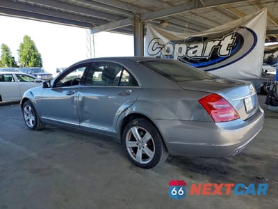 Drugie zdjęcie samochodu z przodu: 2012 MERCEDES-BENZ S 550 VIN:WDDNG7DB7CA436127 - miniatura