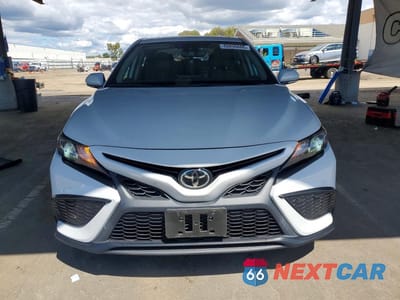 Piąte zdjęcie samochodu w środku: 2023 TOYOTA CAMRY SE VIN:4T1S11AK6PU154366 - miniatura