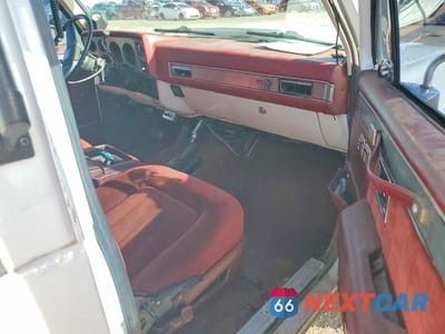 Zdjęcie 10 z 12 samochodu: 1987 CHEVROLET BLAZER V10 VIN:1GNEV18K4HF177783 - miniatura