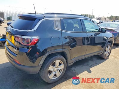 Trzecie zdjęcie samochodu z tyłu: 2022 JEEP COMPASS LATITUDE VIN:3C4NJDBB4NT199766 - miniatura