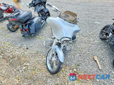 Drugie zdjęcie samochodu z przodu: 2010 HARLEY-DAVIDSON FLHX VIN:1HD1KB417AB601049 - miniatura
