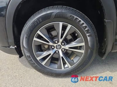 Zdjęcie 11 z 14 samochodu: 2018 TOYOTA HIGHLANDER LE PLUS VIN:5TDBZRFH1JS816049 - miniatura