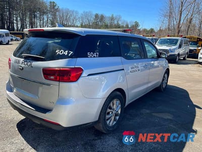 Czwarte zdjęcie samochodu z boku: 2019 KIA SEDONA LX VIN:KNDMB5C11K6564804 - miniatura