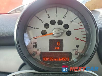 Zdjęcie 9 z 12 samochodu: 2013 MINI COOPER VIN:WMWSU3C53DT681102 - miniatura