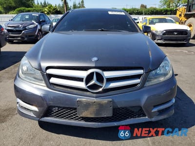 Piąte zdjęcie samochodu w środku: 2012 MERCEDES-BENZ C 250 VIN:WDDGJ4HB1CF775746 - miniatura