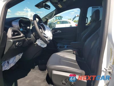 Zdjęcie 7 z 12 samochodu: 2025 CHRYSLER PACIFICA SELECT VIN:2C4RC1BGXSR614528 - miniatura