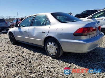 Drugie zdjęcie samochodu z przodu: 2001 HONDA ACCORD LX VIN:1HGCG66511A060221 - miniatura