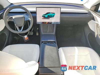 Zdjęcie 8 z 13 samochodu: 2026 TESLA MODEL Y VIN:7SAYGDEE0TF390830 - miniatura