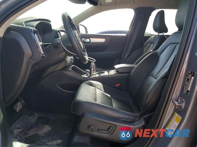Zdjęcie 7 z 14 samochodu: 2020 VOLVO XC40 T5 MOMENTUM VIN:YV4162UK0L2325943 - miniatura