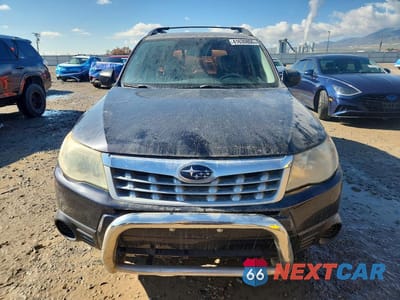 Piąte zdjęcie samochodu w środku: 2012 SUBARU FORESTER 2.5X VIN:JF2SHBBC9CH406466 - miniatura