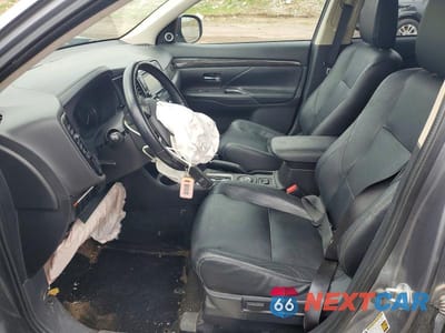 Zdjęcie 7 z 12 samochodu: 2016 MITSUBISHI OUTLANDER SE VIN:JA4AZ3A32GZ017774 - miniatura