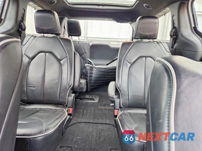 Zdjęcie 10 z 13 samochodu: 2018 CHRYSLER PACIFICA LIMITED VIN:2C4RC1GG8JR261911 - miniatura