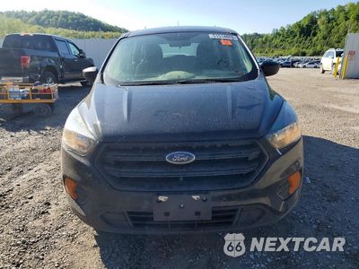 Piąte zdjęcie samochodu w środku: 2018 FORD ESCAPE S VIN:1FMCU0F75JUC74337 - miniatura
