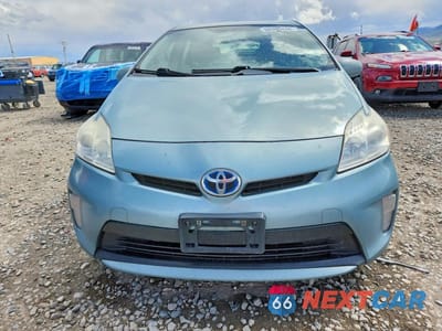 Piąte zdjęcie samochodu w środku: 2014 TOYOTA PRIUS TWO VIN:JTDKN3DU8E1767492 - miniatura