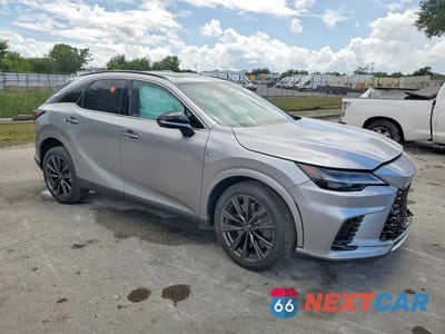 Czwarte zdjęcie samochodu z boku: 2024 LEXUS RX 350 F SPORT HANDLING VIN:2T2BAMCA8RC059670 - miniatura