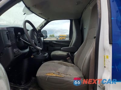 Zdjęcie 7 z 14 samochodu: 2015 CHEVROLET EXPRESS BOX TRUCK VIN:1GB0G2CF7F1182049 - miniatura