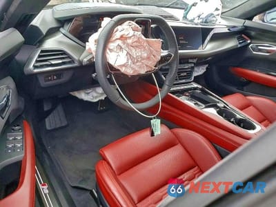 Zdjęcie 8 z 11 samochodu: 2024 AUDI RS E-TRON GT VIN:WAUBHBFW3R7900076 - miniatura