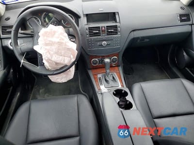 Zdjęcie 8 z 12 samochodu: 2008 MERCEDES-BENZ C 300 VIN:WDDGF54X28F152510 - miniatura
