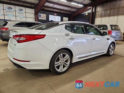 Trzecie zdjęcie samochodu z tyłu: 2013 KIA OPTIMA SX VIN:5XXGR4A69DG162406 - miniatura