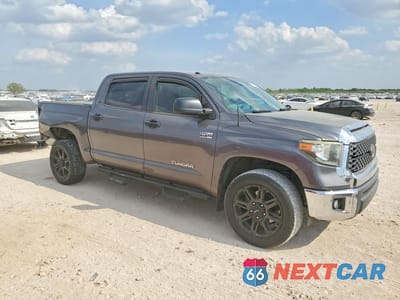 Czwarte zdjęcie samochodu z boku: 2019 TOYOTA TUNDRA VIN:5TFEY5F16KX253197 - miniatura