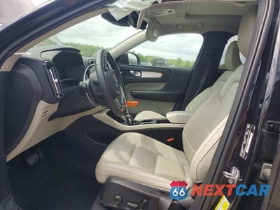 Zdjęcie 7 z 13 samochodu: 2022 VOLVO XC40 T5 MOMENTUM VIN:YV4162UK0N2652345 - miniatura