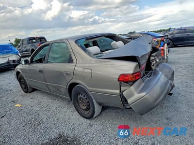 Drugie zdjęcie samochodu z przodu: 1997 TOYOTA CAMRY LE VIN:4T1BG22K0VU088137 - miniatura