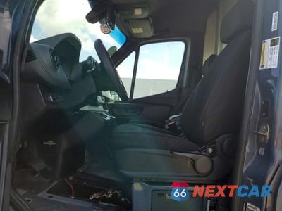 Zdjęcie 7 z 12 samochodu: 2019 MERCEDES BENZ SPRINTER 2500 DELIVERY VAN VIN:WD4PF1CD8KT012471 - miniatura