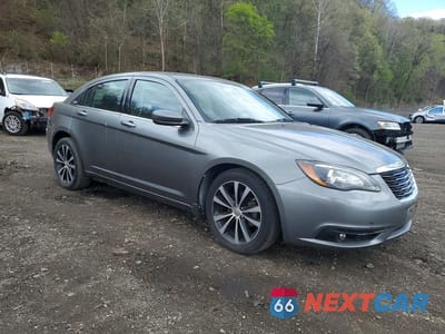 Czwarte zdjęcie samochodu z boku: 2012 CHRYSLER 200 TOURING VIN:1C3CCBBG5CN306357 - miniatura
