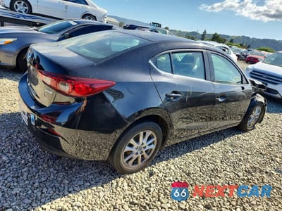 Trzecie zdjęcie samochodu z tyłu: 2017 MAZDA 3 SPORT VIN:3MZBN1U76HM126425 - miniatura
