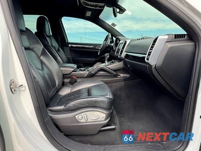 Piąte zdjęcie samochodu w środku: 2014 PORSCHE CAYENNE VIN:WP1AA2A28ELA02404 - miniatura