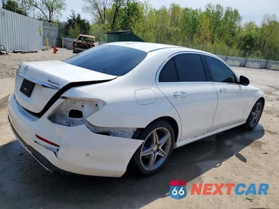 Trzecie zdjęcie samochodu z tyłu: 2017 MERCEDES-BENZ E 300 4MATIC VIN:WDDZF4KB9HA017208 - miniatura
