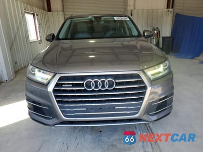 Piąte zdjęcie samochodu w środku: 2017 AUDI Q7 PREMIUM PLUS VIN:WA1LHAF78HD036162 - miniatura
