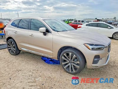 Czwarte zdjęcie samochodu z boku: 2023 VOLVO XC60 ULTIMATE VIN:YV4L12RA7P1319270 - miniatura